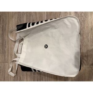 Lululemon shopping bag large white